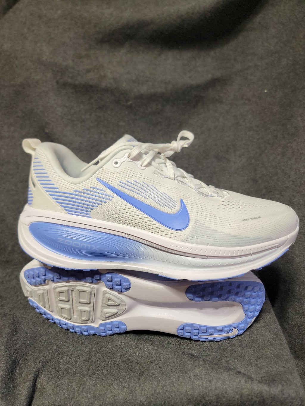 Nike Women's White & Light Blue Zoomx Running Sneakers